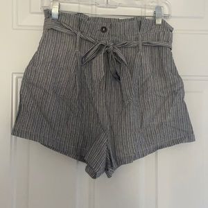 Striped shorts with tie
